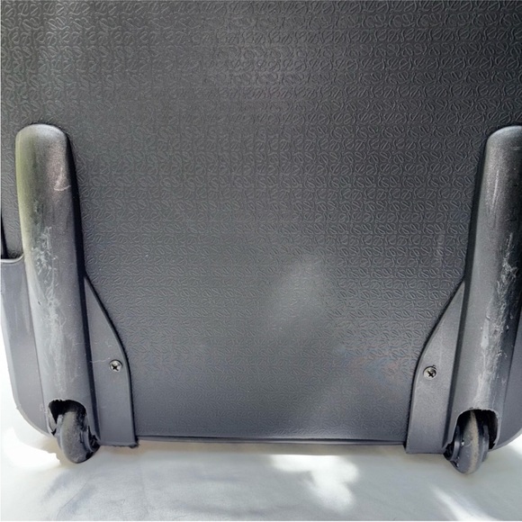 Loewe Black Anagram Rollaboard Suitcase —SUPER RARE! Detachable
Briefcase 2-in-1 - Picture 15 of 15